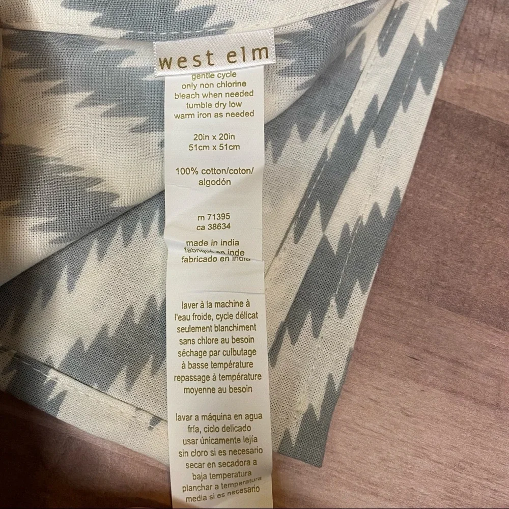 NWOT West Elm Napkins Set of 6